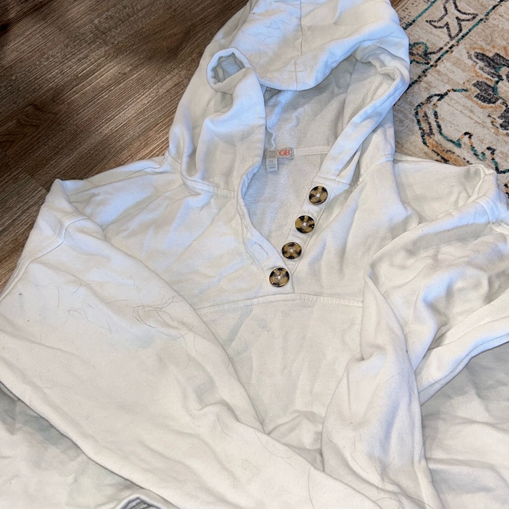 Gianni Bini cropped hoodie with turtle shell buttons